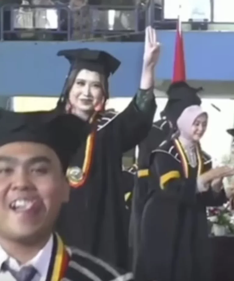 Simbol Tiga Jari dan Isu Karhutla, Ini Sejarah Penggunaan serta Upaya Pemerintah
