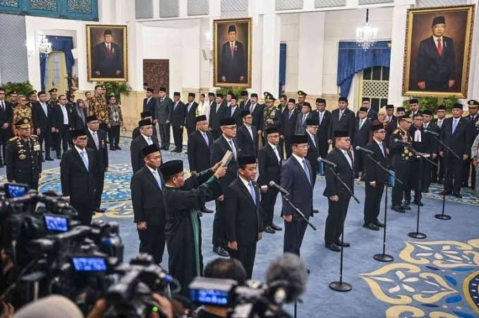 Membaca Strategi di Balik Reshuffle Kabinet Presiden Prabowo
